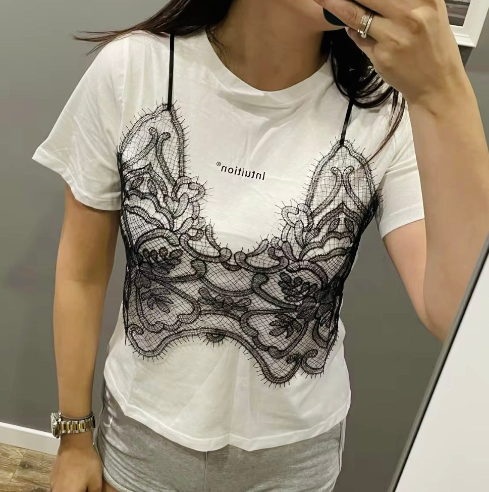 Chic T-Shirt with Fake Two Piece Chest Lace Overlay