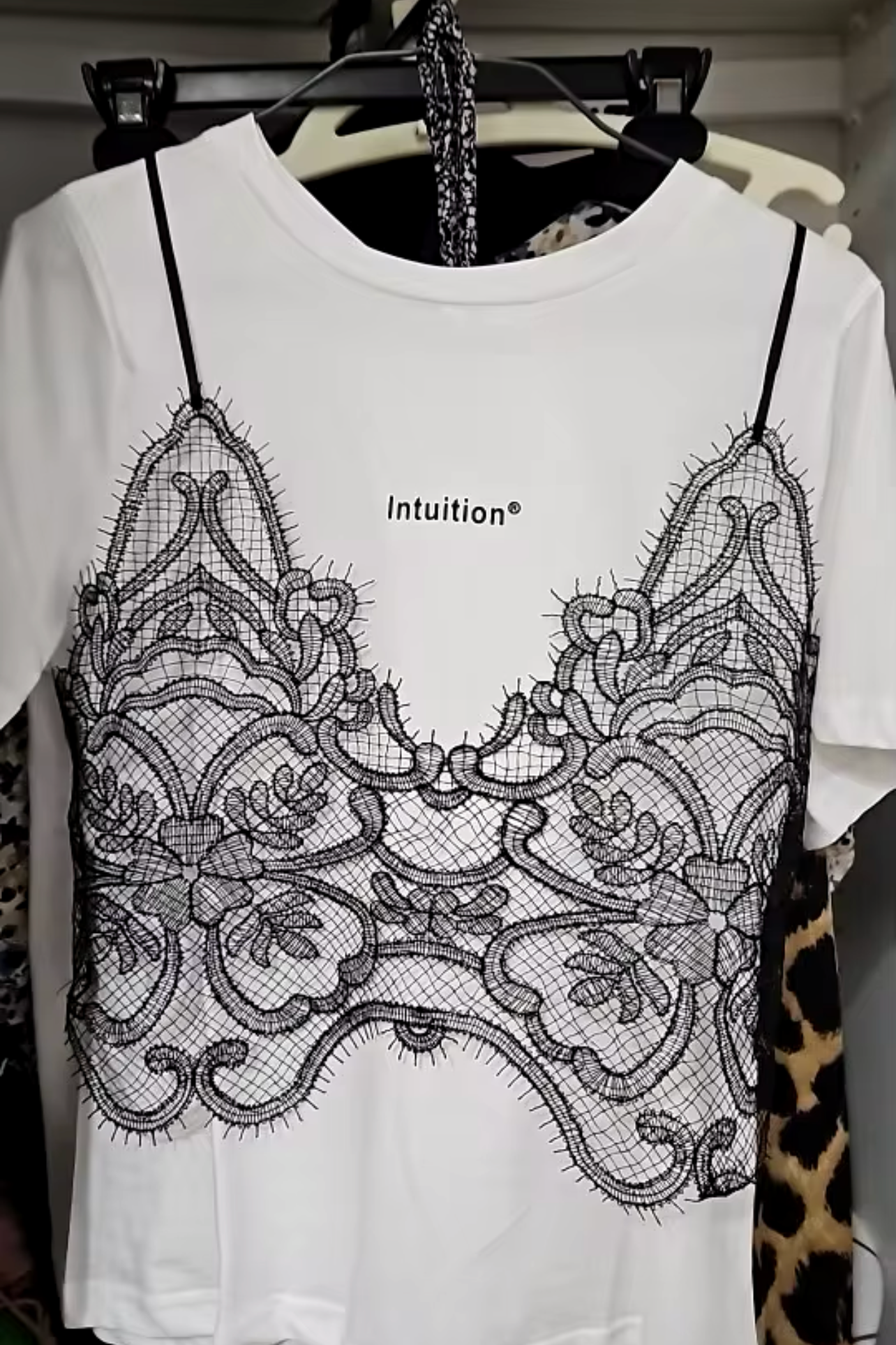 Chic T-Shirt with Fake Two Piece Chest Lace Overlay