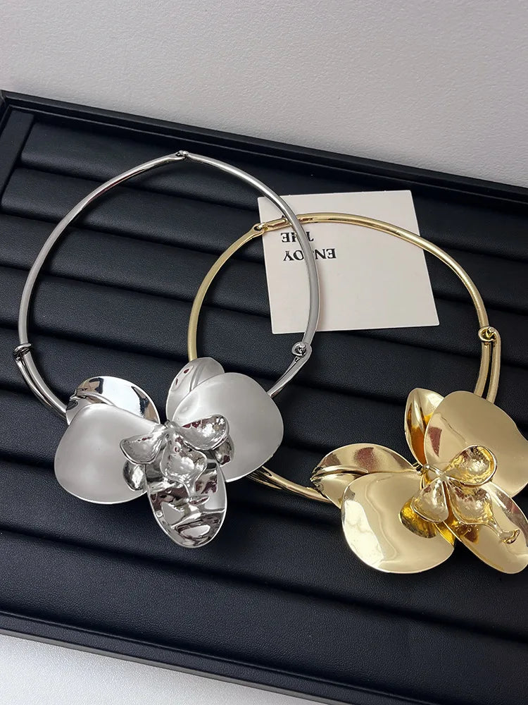 Minimalist Large Metal Flower Statement Necklace