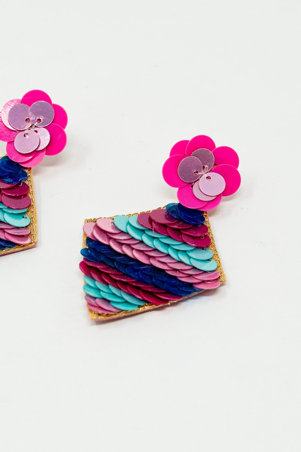 Diamond Shape Earrings With Multicolor Sequin Details.
