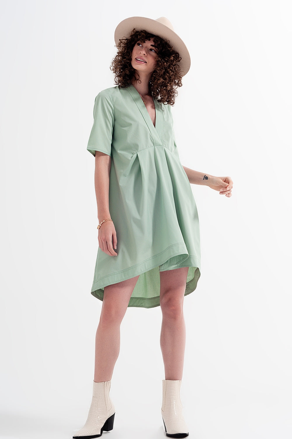 Green Light Weight Dress With Empire Waistline