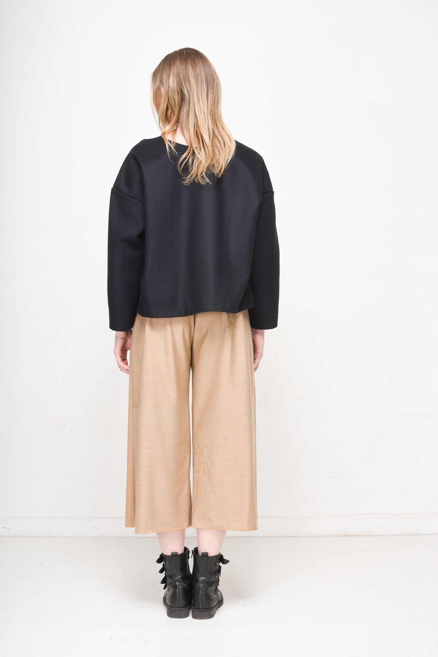Lose Fit Trendy Wool Top with Lacing Sleeves