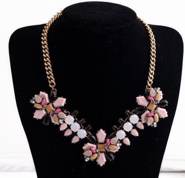 Fashionable Pink Flowers Acrylic Choker