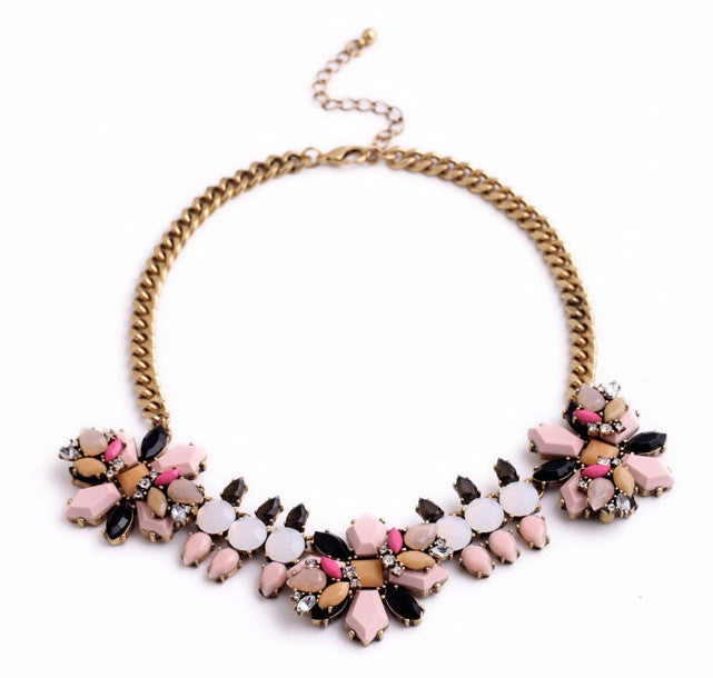 Fashionable Pink Flowers Acrylic Choker