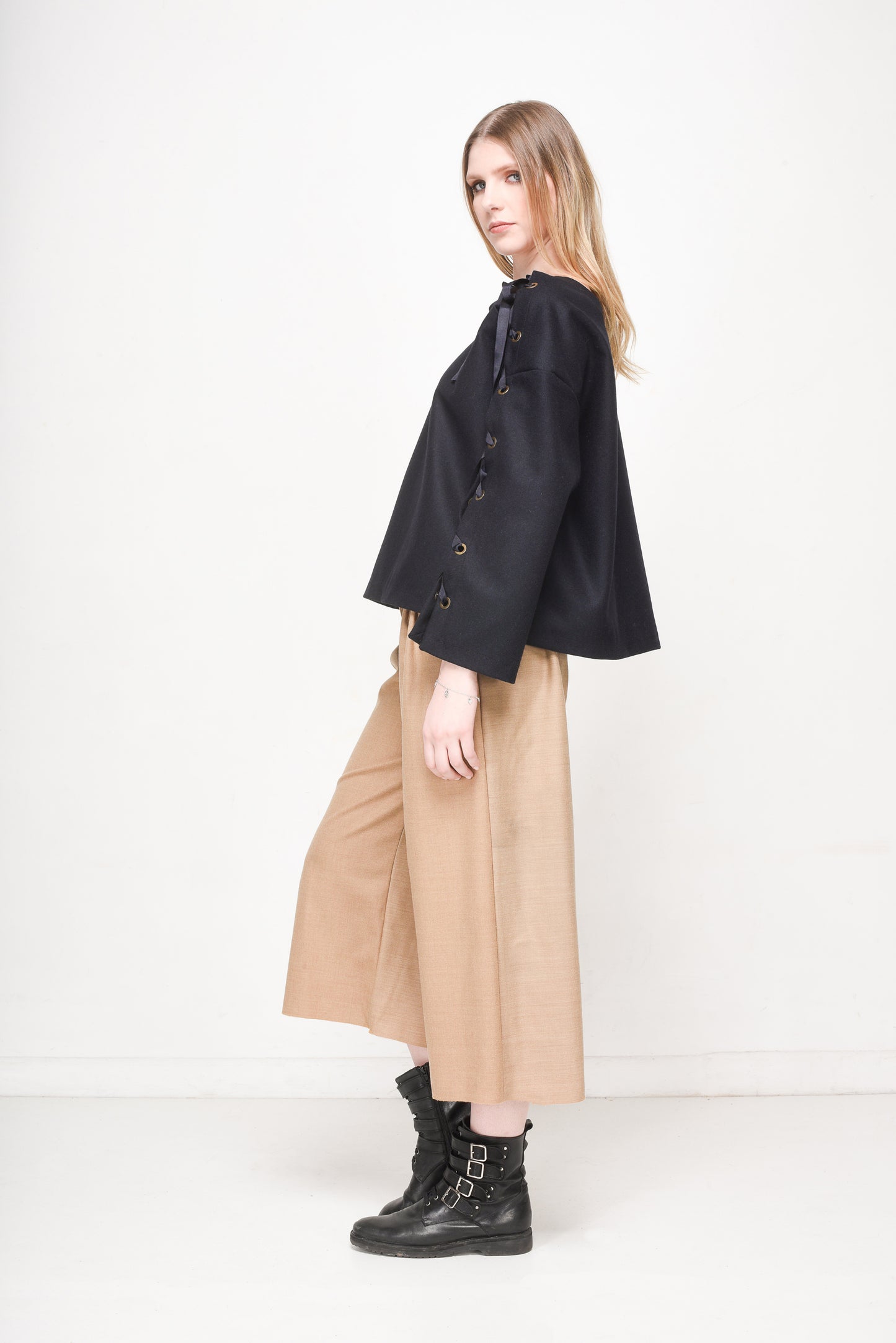 Lose Fit Trendy Wool Top with Lacing Sleeves