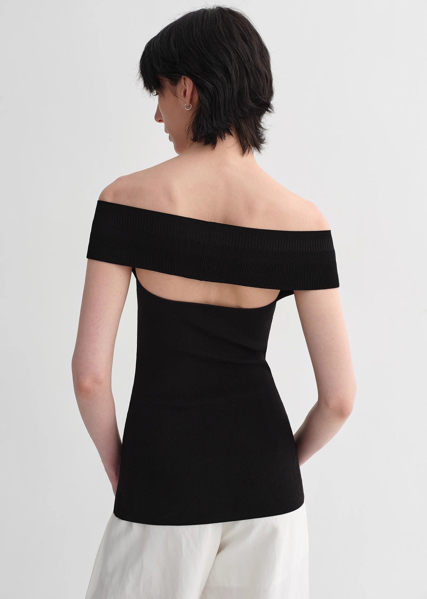 Mulberry Silk Blended Off-Shoulder Elegant Open Back Knitted Top