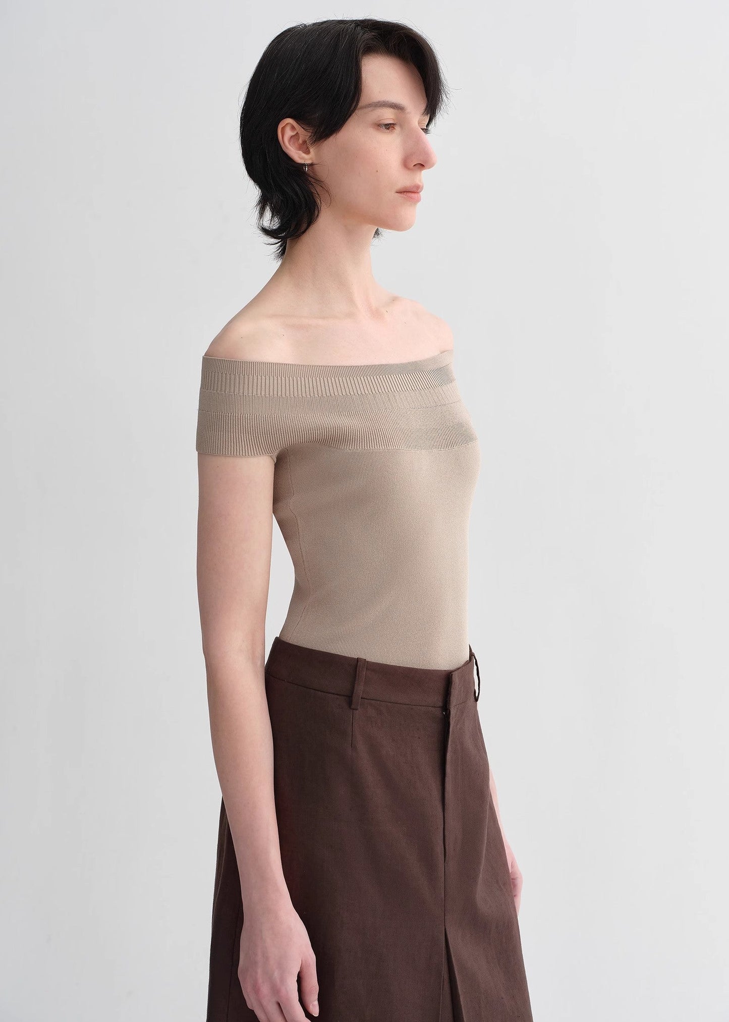 Mulberry Silk Blended Off-Shoulder Elegant Open Back Knitted Top
