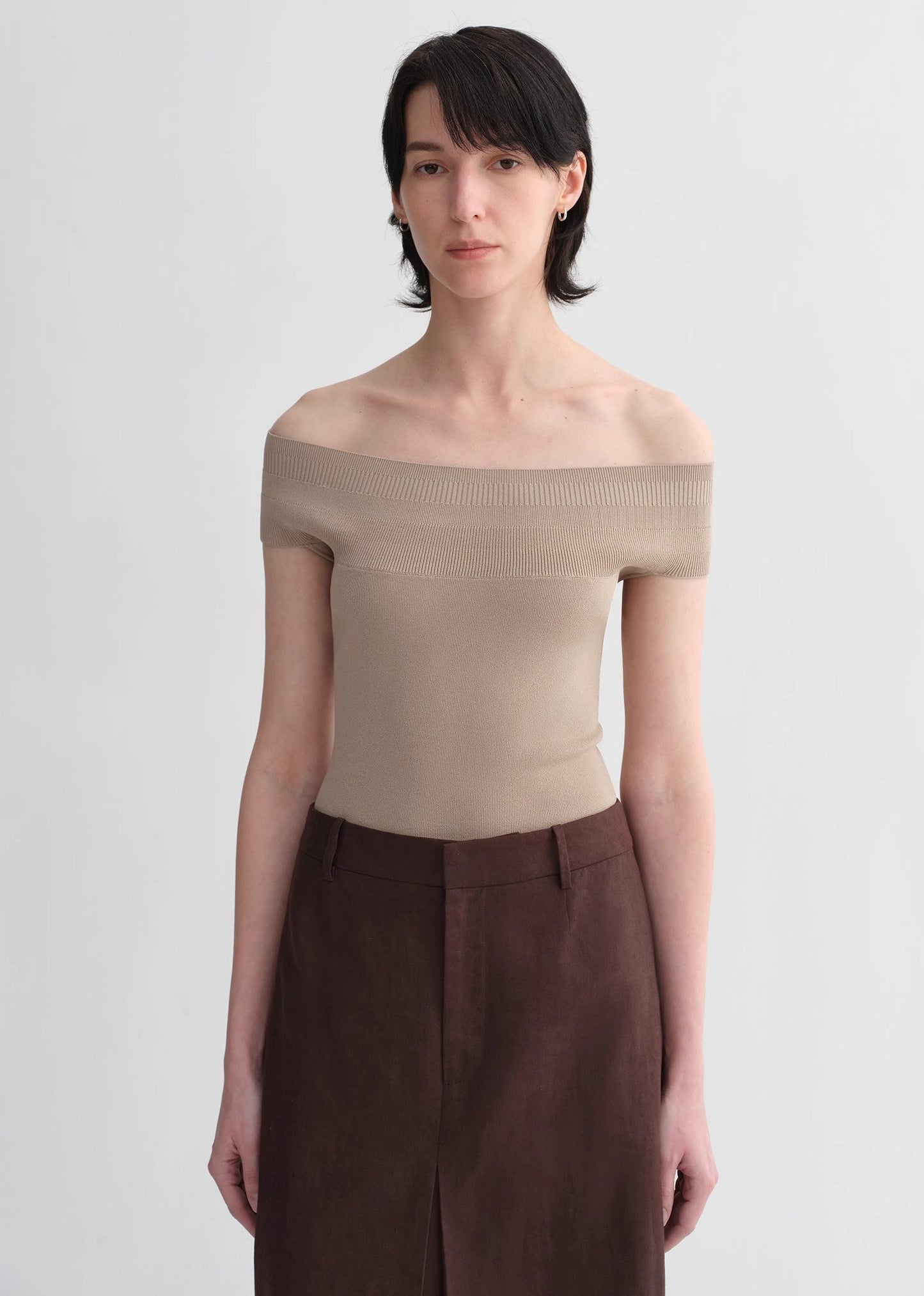 Mulberry Silk Blended Off-Shoulder Elegant Open Back Knitted Top
