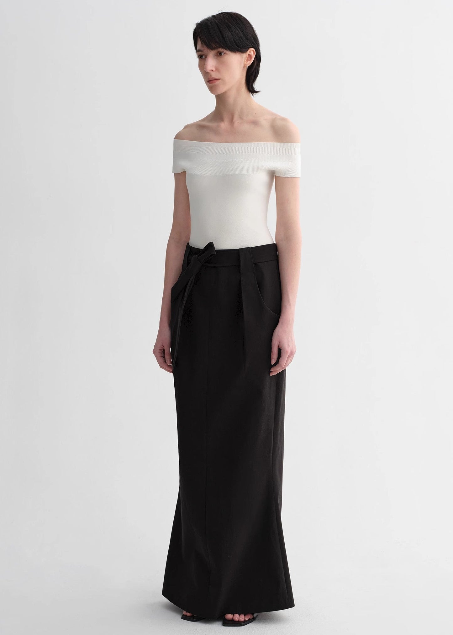 Mulberry Silk Blended Off-Shoulder Elegant Open Back Knitted Top