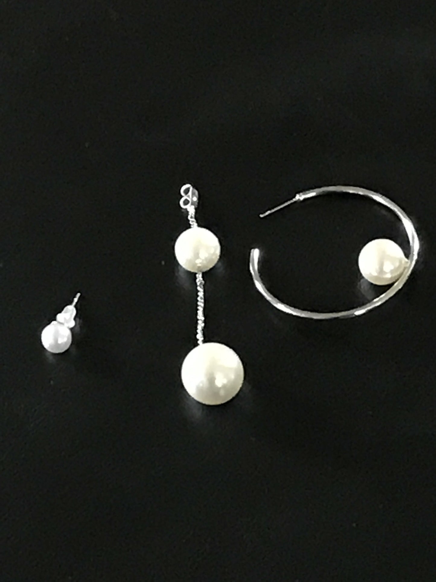 Silver Ring Unmatched Pearl Drop Earrings