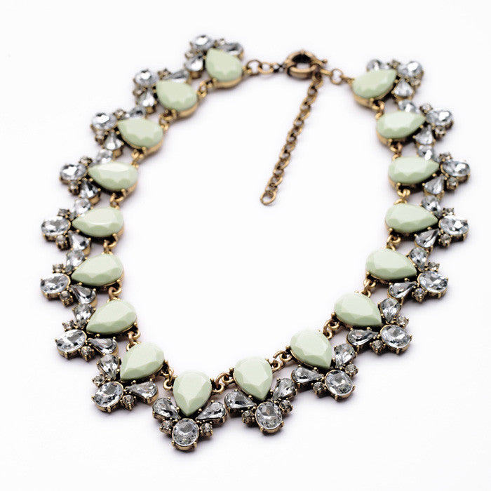 Elegant Vintage Resin Collar Necklaces (Out of Stock)