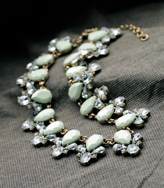 Elegant Vintage Resin Collar Necklaces (Out of Stock)